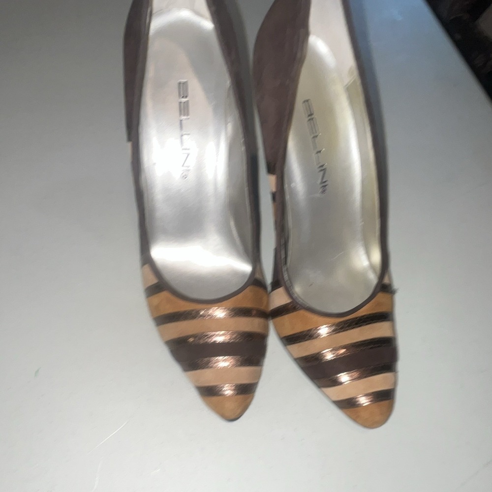 Bellini Women's Brown Suede Pointed Toe Striped Metallic Pumps 7.5M
